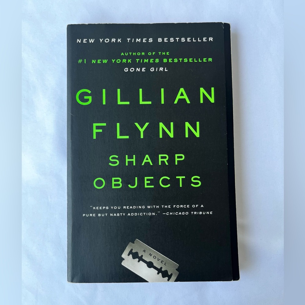 (2 for $14) Sharp Objects | Gillian Flynn | Paperback